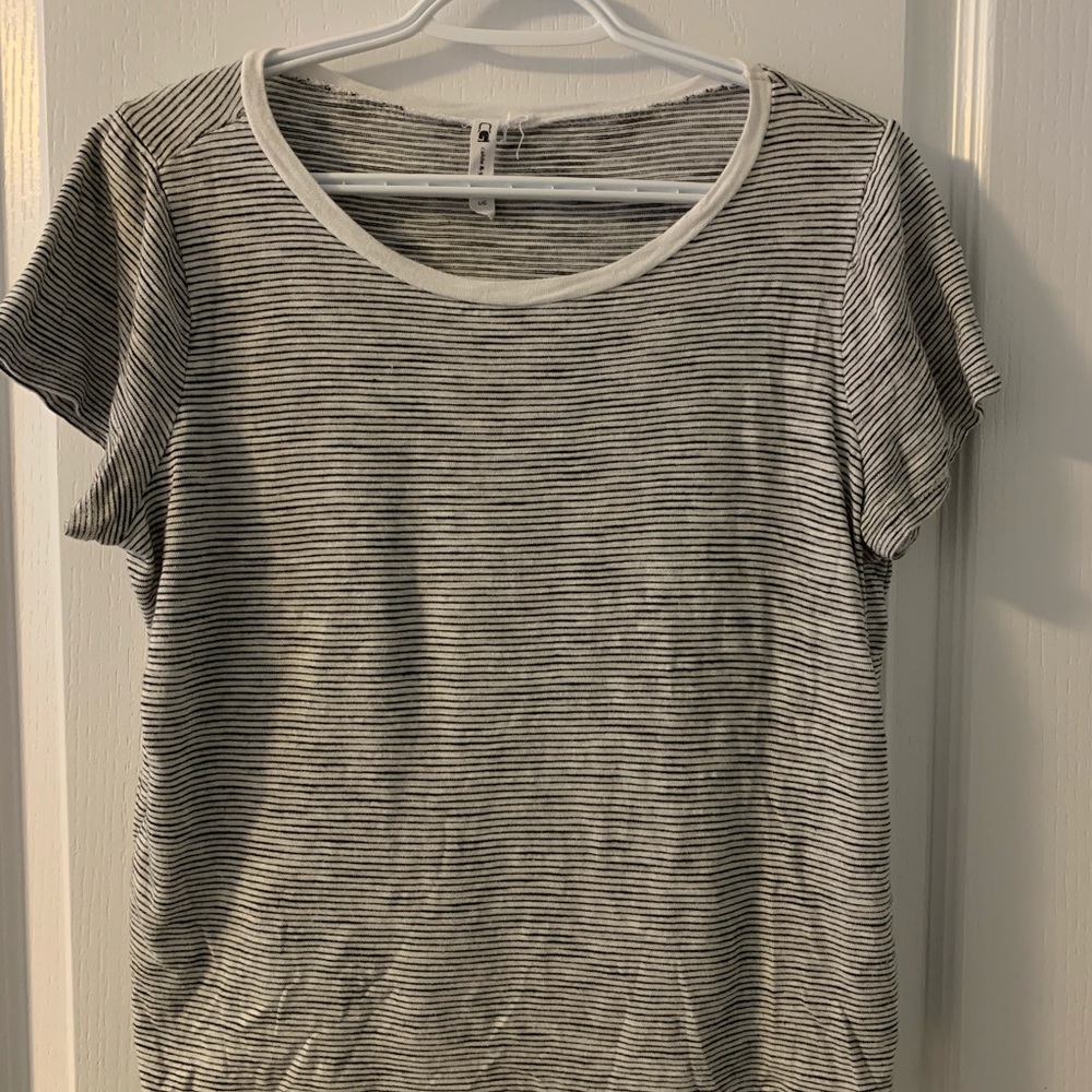 Cable & Gauge Cropped Tee. Not too short